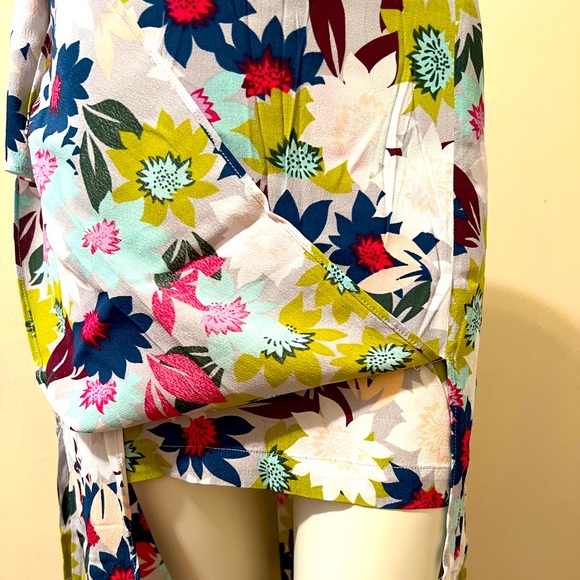 New Guess double skirt - Size 6 - Picture 3 of 7